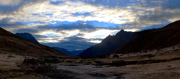 Panorama Van Bergen Vallei Het Afgelegen Cordillera Huayhuash Circuit Bij — Stockfoto