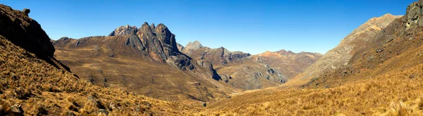 Peru Caraz Yakınlarındaki Cordillera Huayhuash Pisti Ndeki Dağ Vadi Panoraması — Stok fotoğraf
