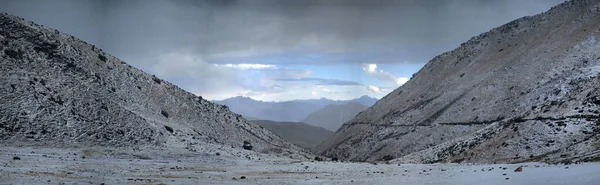 Peru Daki Caraz Yakınlarındaki Cordillera Huayhuash Pisti Nde Karlı Dağların — Stok fotoğraf
