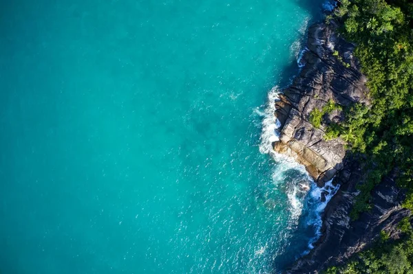Seyşeller Deki Tenha Mahe Adasında Turkuaz Mavi Sularla Dolu Gizli — Stok fotoğraf