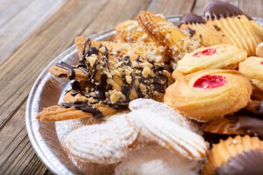 Çeşitli Ermeni kurabiye tepsisi manzarası. 