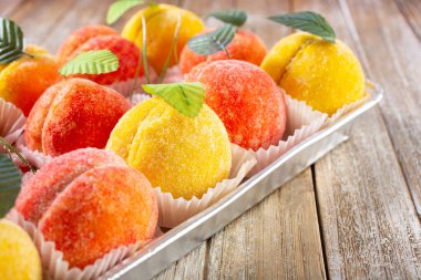 A view of a push sign on a retail front door.