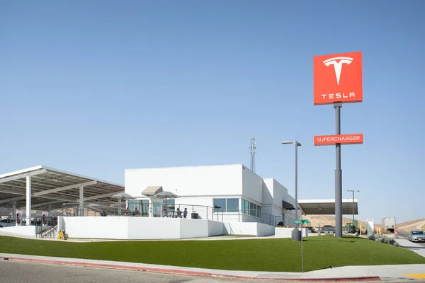 Kettleman City Kalifornien Vereinigte Staaten 2021 Die Tesla Supercharger Station — Stockfoto