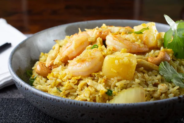 Una Vista Tazón Arroz Frito Camarones Restaurante Cocina — Foto de Stock