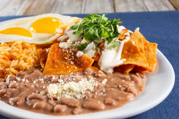 View Plate Chilaquiles Huevos — Photo