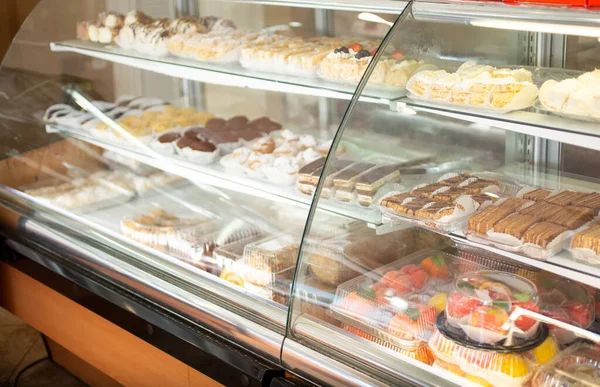 View Display Assorted European Pastries Seen Bakery Shop —  Fotos de Stock