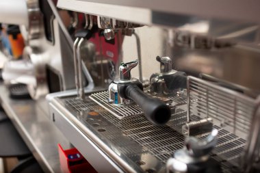 Bir espresso makinesinin görüntüsü.