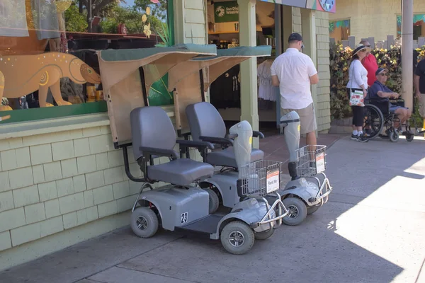 San Diego California Verenigde Staten 2021 Zicht Elektrische Rolstoelen Huur — Stockfoto