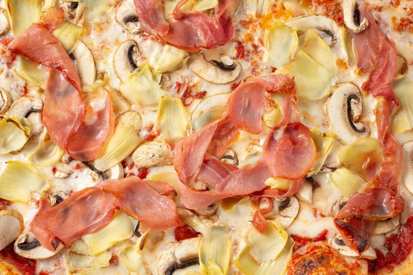 Uma Vista Cima Para Baixo Uma Pizza Mediterrânea Com Coberturas — Fotografia de Stock