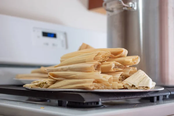 Una Vista Montón Tamales Listo Para Cocinar Entorno Cocina Casera — Foto de Stock