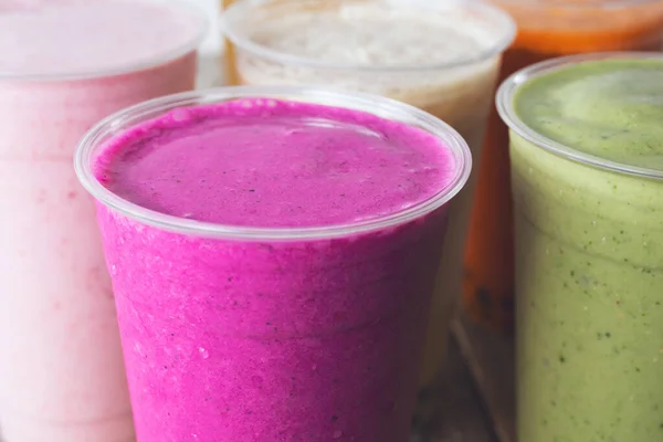 Uitzicht Diverse Verfrissende Smoothies Ijsthee — Stockfoto