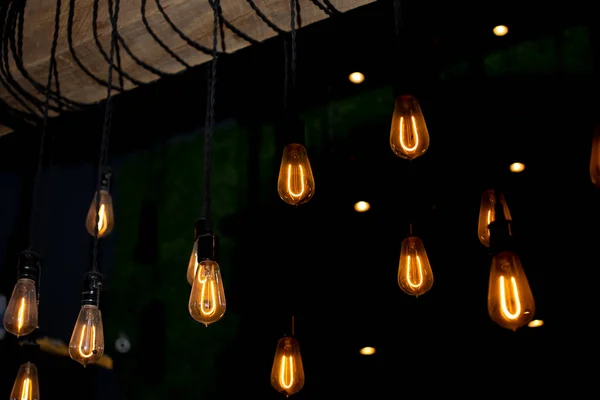 View Dim Retro Vintage Lightbulb Fixtures Hanging Contemporary Urban Wood — Stock Photo, Image
