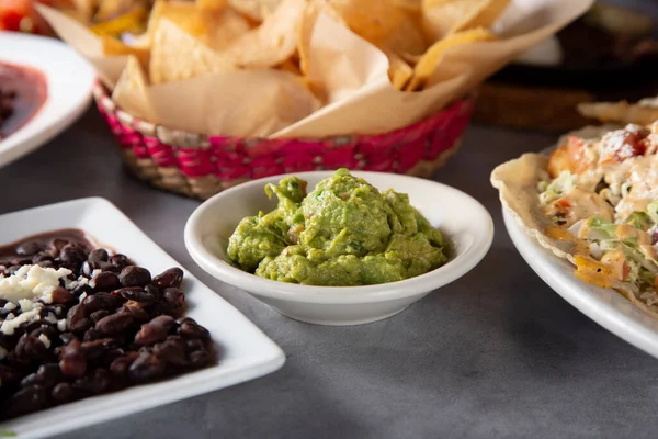 Uitzicht Een Kant Van Guacamole Onder Andere Mexicaanse Tex Mex — Stockfoto