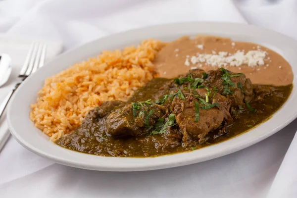 Uitzicht Een Bord Mexicaanse Chili Verde Een Restaurant Keuken — Stockfoto