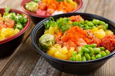 Üç özel dürtme kasesinin görüntüsü. 