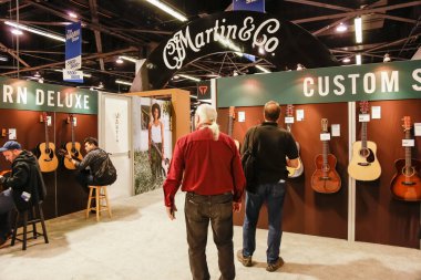 Anaheim, California, ABD - 01-19-2020: Martin and Company standının NAMM Show 'daki kurucu çekimi.