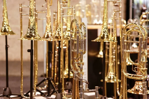 View Several Trombones Display Local Music Store — Stock Photo, Image