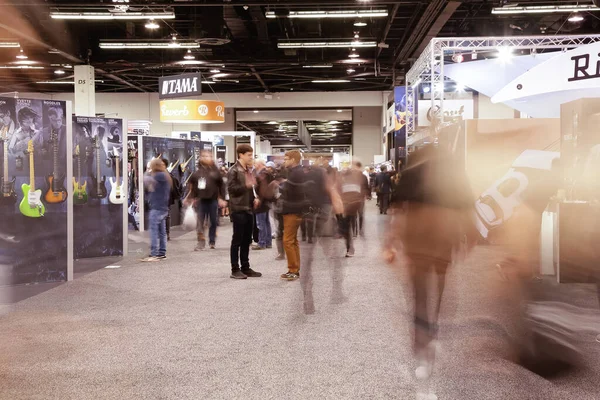 Anaheim California United States 2020 Long Exposure Shot Crowd Buzzing — Stock Photo, Image