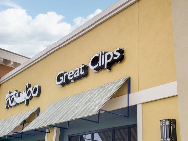 Winchester, California, ABD - 01-21-2020: Great Clips olarak bilinen kuaför salonu zincirinin ön levhası.