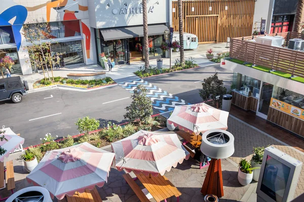 米国カリフォルニア州ロングビーチ 2020 第2およびPchとして知られているショッピングセンターのメインプラザエリアを見下ろす景色 — ストック写真