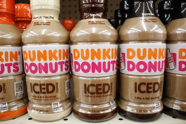 Long Beach Kalifornien Usa 2020 Närbild Flera Flaskor Dunkin Donuts — Stockfoto