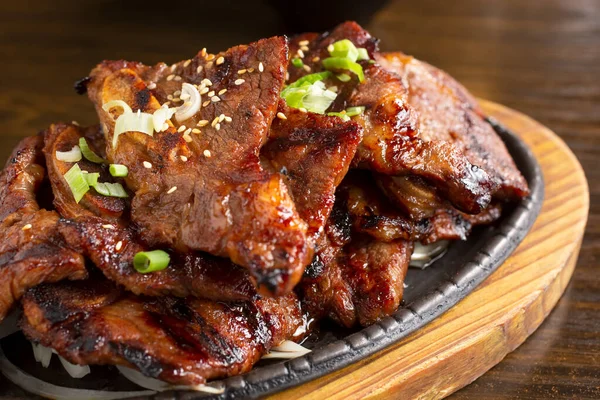 Bir tabak kalp manzarası.