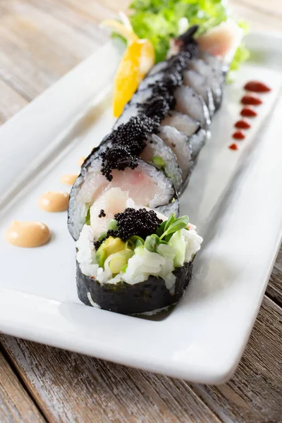 Closeup View Yellowtail Sushi Roll Plate — Stock fotografie