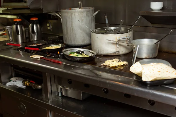 View Busy Restaurant Kitchen Cooking Area Featuring Stockpots Grilled Food — ストック写真