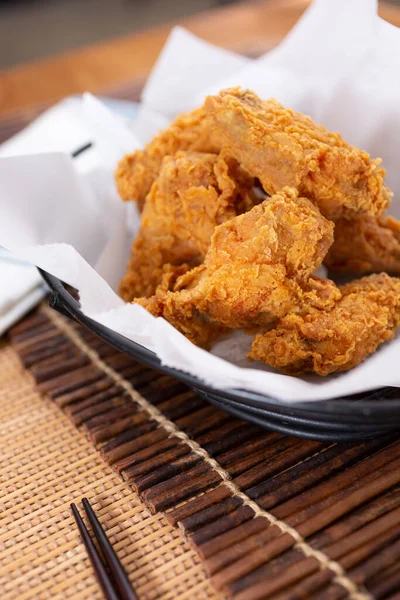 Una Vista Una Canasta Pollo Frito Coreano — Foto de Stock