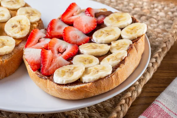 View Plate Toast Hazelnut Cocoa Spread Slices Strawberry Banana — Stock Photo, Image
