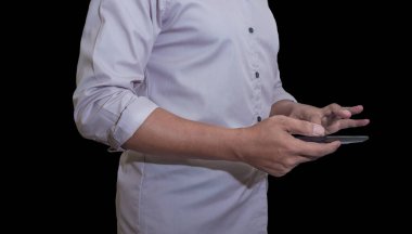 Teknoloji çağı, modern çağda teknoloji kullanımı, internet ağı ile bağlantı, internet ile iletişim, dünya çapında sınır tanımadan iletişim.