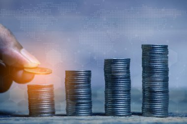 Investor online saving concept, Online Investment Savings, Online Stock Investors, Internet Financial Transactions, Save Monney for Investors Using Internet to Trade Stocks or Trade Fund