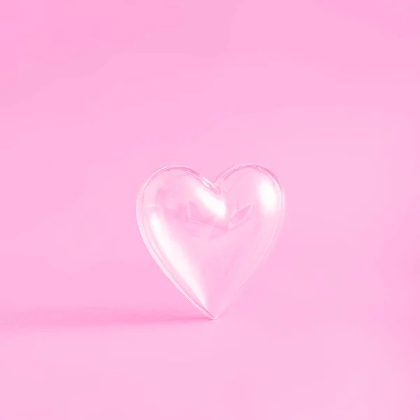 Composición Creativa Del Amor Con Vidrio Transparente Del Corazón Sobre — Foto de Stock