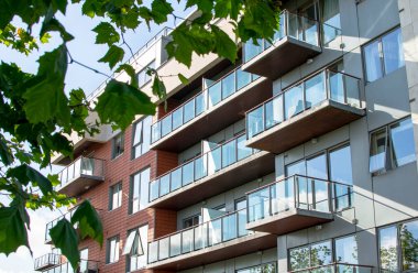 Kentsel yapı ve mimaride cam bileşenler