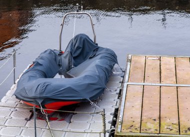 Çapa sırasında ilk yardım botu, devriye botu.