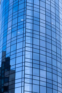 Şehir inşaatında cam kullanımı, yüksek binalar, cam evler