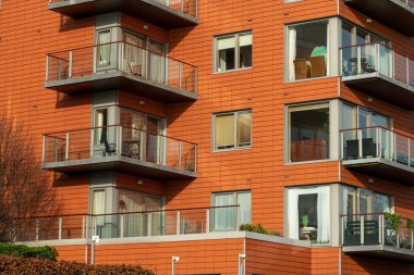 Urban buildings Diverse, altitude and single-family, with the addition of green plants