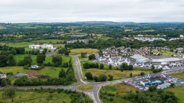 Ennis, İrlanda 'nın Clare ilçesine bağlı bir beldedir.