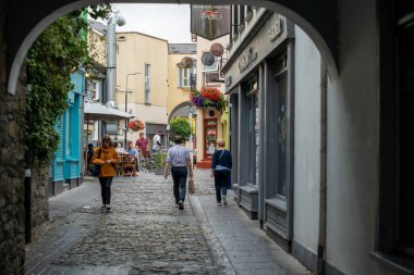 Ennis, İrlanda 'nın Clare ilçesine bağlı bir beldedir.