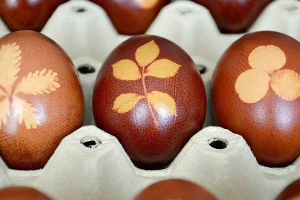 Close Ovos Páscoa Naturalmente Tingidos Com Peles Cebola — Fotografia de Stock