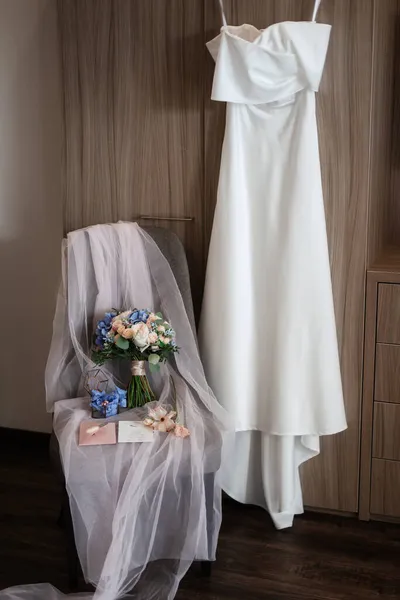 Perfektes Hochzeitskleid Hochzeitstag — Stockfoto