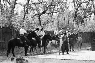 Zaporozhye Kazakları at sırtında ulusal kostümlü Zaporozhye ordusundan.
