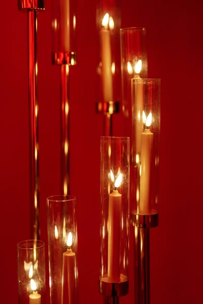 Candele Accese Una Notte Buia Una Lanterna Legno Come Decorazione — Foto Stock