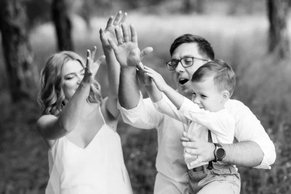 Happy Family Three Dad Mom Son Walk Woods — Stockfoto