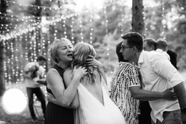 Wedding Congratulations Friends Guests Smiles Hugs Newlyweds — Foto Stock