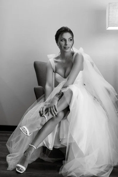 Bride White Dress Training Camp Hotel — Fotografia de Stock