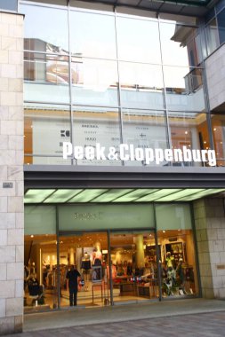 Paderborn, Kuzey Ren-Vestfalya, Almanya, 17 Nisan. 2018, Tekstil mağazasının inşaatı Peek & Cloppenburg