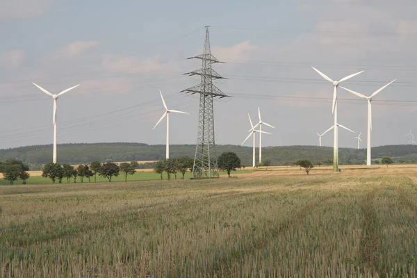 Táj Szélturbinákkal Villamosenergia Termeléshez Fenntartható Energiatermeléshez — Stock Fotó