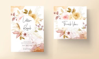 Çiçekli düğün davetiyesi şablonu. Zarif kahverengi çiçek yapraklarıyla.