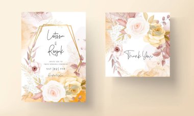 Çiçekli düğün davetiyesi şablonu. Zarif kahverengi çiçek yapraklarıyla.
